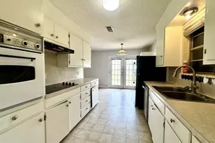 102 E Wallace St, Llano, TX 78643 - Photo 7
