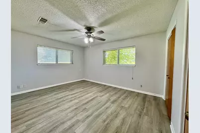 102 E Wallace Street, Llano, TX 78643 - Photo 13