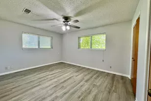 102 E Wallace St, Llano, TX 78643 - Photo 13