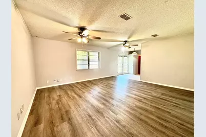 102 E Wallace Street, Llano, TX 78643 - Photo 3