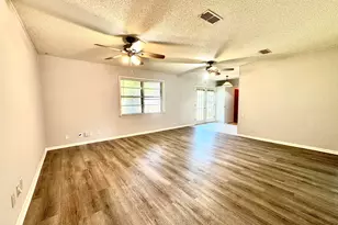 102 E Wallace St, Llano, TX 78643 - Photo 3