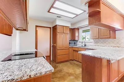 1304 Sunset Drive, Marble Falls, TX 78654 - Photo 7