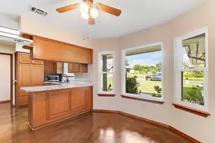 1304 Sunset Dr, Marble Falls, TX 78654 - Photo 9