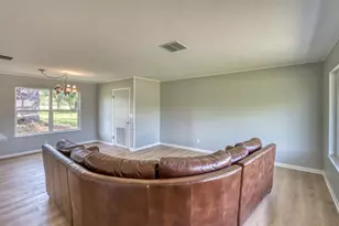 909 Circle Dr, Sunrise Beach, TX 78643 - Photo 13