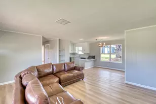 909 Circle Dr, Sunrise Beach, TX 78643 - Photo 11