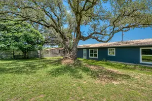 909 Circle Dr, Sunrise Beach, TX 78643 - Photo 7