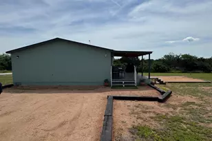401 Lillian Dean, Buchanan Dam, TX 78609 - Photo 25