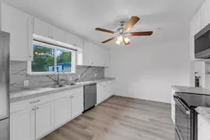 1002 S Pierce St, Burnet, TX 78611 - Photo 9