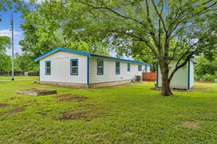 1002 S Pierce St, Burnet, TX 78611 - Photo 17