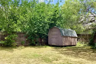409 N Vandeveer St, Burnet, TX 78611 - Photo 39