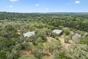 300 Bluff Rd, Spicewood, TX 78669 - Photo 11