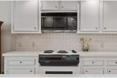 305 N. Hsb Blvd, Horseshoe Bay, TX 78657 - Photo 11