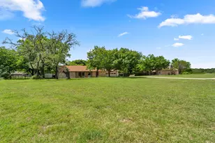 8 Saul Dr, Lampasas, TX 76550 - Photo 29