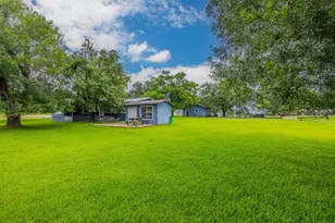 306 Beach Dr Dr, Sunrise Beach, TX 78643 - Photo 9