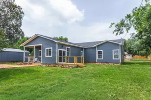 705 Flag St, Llano, TX 78643 - Photo 1
