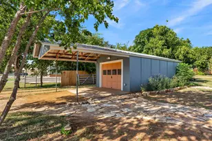 705 Flag St, Llano, TX 78643 - Photo 37