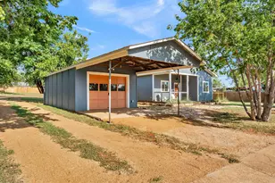 705 Flag St, Llano, TX 78643 - Photo 35