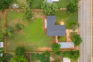 705 Flag St, Llano, TX 78643 - Photo 23