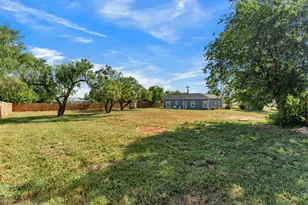 705 Flag St, Llano, TX 78643 - Photo 5