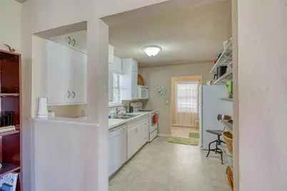 325 E Lakeshore Dove Haven Drive, Sunrise Beach, TX 78643 - Photo 13