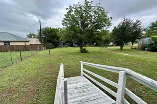 702 Pittsburg Ave, Llano, TX 78643 - Photo 13