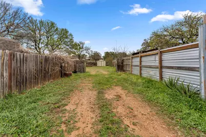 201 Wyatt, Kingsland, TX 78639 - Photo 5