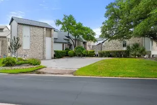 103 Island Dr, Horseshoe Bay, TX 78657 - Photo 1
