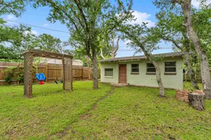 1303 Oak St, Burnet, TX 78611 - Photo 31