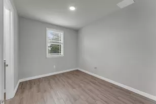 511 Taylor Dr, Horseshoe Bay, TX 78657 - Photo 11