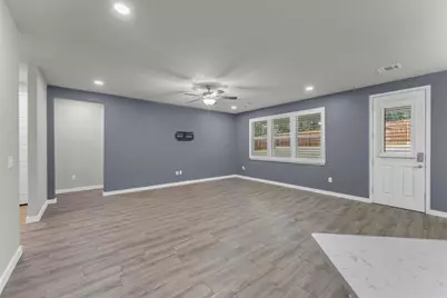 511 Taylor Dr, Horseshoe Bay, TX 78657 - Photo 9