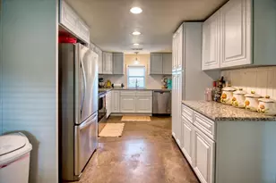209 E Houston St, Llano, TX 78643 - Photo 15