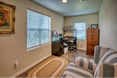 209 E Houston Street, Llano, TX 78643 - Photo 9