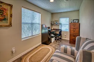 209 E Houston St, Llano, TX 78643 - Photo 9