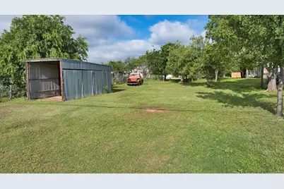 209 E Houston Street, Llano, TX 78643 - Photo 5