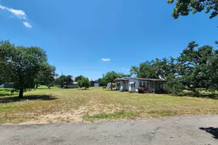 1011 Pebble Dr, Buchanan Dam, TX 78609 - Photo 13