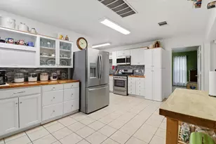 303 W Briarway, Granite Shoals, TX 78654 - Photo 17