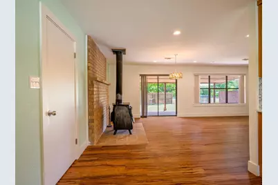 109 Sundown Trl, Marble Falls, TX 78654 - Photo 11