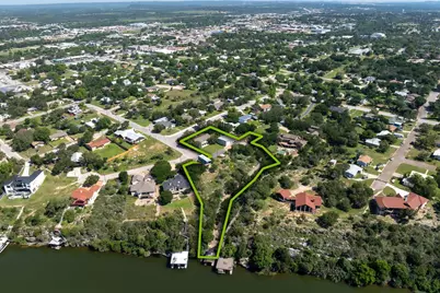 401 Crestview Dr, Marble Falls, TX 78654 - Photo 3