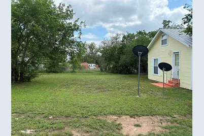 301 N Rhomberg, Burnet, TX 78611 - Photo 19