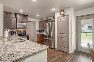 600 E Pecan St, Burnet, TX 78611 - Photo 15