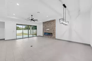 100 Menard Ct, Horseshoe Bay, TX 78657 - Photo 9