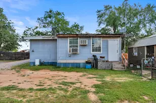 813 Odessa St, Kingsland, TX 78639 - Photo 5