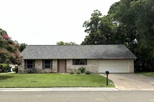 413 Olympia Fields, Meadowlakes, TX 78654 - Photo 1