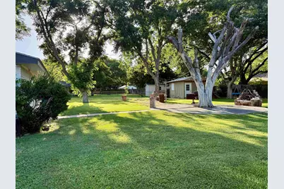 1101 Hackberry Drive, Marble Falls, TX 78654 - Photo 13