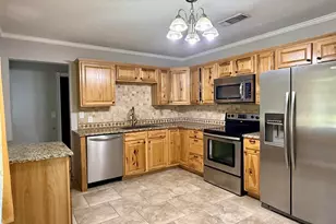 1101 Hackberry Dr, Marble Falls, TX 78654 - Photo 5