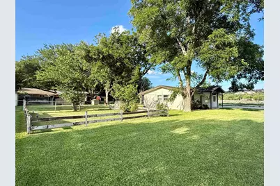 1101 Hackberry Drive, Marble Falls, TX 78654 - Photo 7