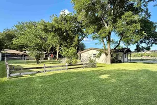 1101 Hackberry Dr, Marble Falls, TX 78654 - Photo 7