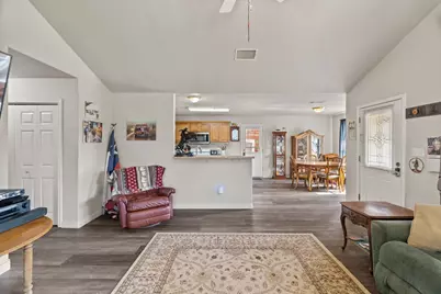 808 Pecan Ln, Cottonwood Shores, TX 78657 - Photo 7