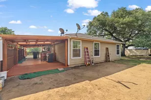 808 Pecan Ln, Cottonwood Shores, TX 78657 - Photo 27