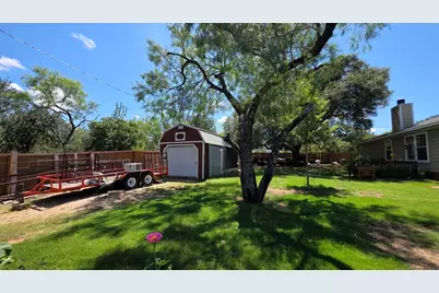808 Pecan Ln, Cottonwood Shores, TX 78657 - Photo 5